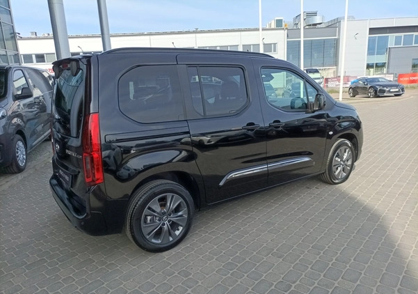 Toyota Proace City Verso cena 151900 przebieg: 1, rok produkcji 2024 z Bodzentyn małe 631